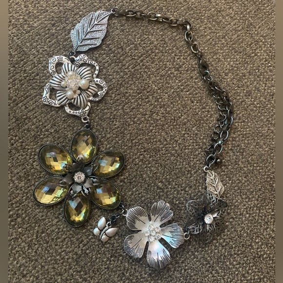 Flower Statement Necklace - Picture 2 of 2